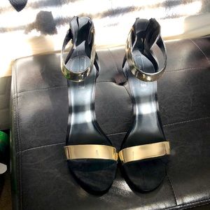 Aldo Black and gold heels